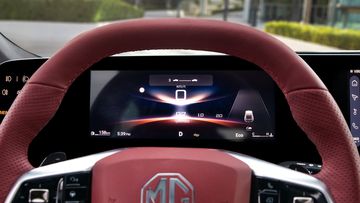 Đồng hồ lái MG7 2024 hiện đại với cụm màn hình kỹ thuật số 10,25 inch