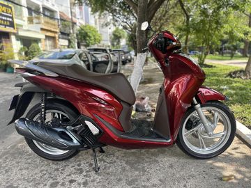 SH 160i 2023 mang một vẻ ngoài thanh thoát, tương tự những đường nét thiết kế của các thế hệ trước