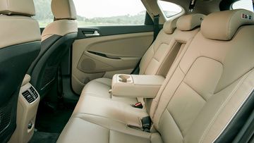 Nội thất được trang bị nhiều tiện nghi  f