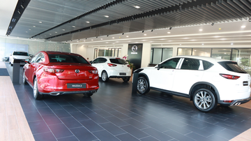 Không gian trưng bày hiện đại tại showroom Mazda Bình Dương