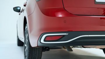 Cản sau Volkswagen Virtus 2023 có thiết kế đơn giản và ẩn ống xả khá tinh tế