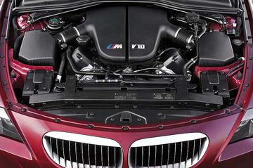 Khối động cơ mang lại sức vận hành mạnh mẽ cho M6