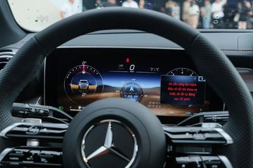 Bảng đồng hồ dạng kỹ thuật số với màn hình kích thước 12.3 inch cung cấp giao diện trực quan