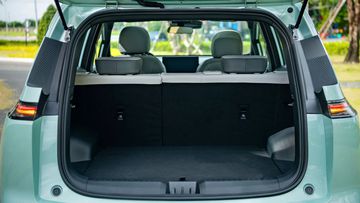 Dung tích cốp tiêu chuẩn AION Y Plus 2025 chỉ 405 lít, nhưng vẫn đủ dùng cho các nhu cầu hàng ngày