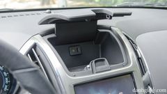 Vị trí cổng USB/AUX ở Cruze LTZ