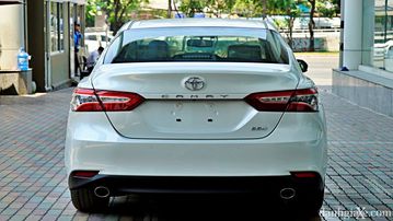 So sánh nhanh Toyota Camry 2020 và VinFast LUX A2.0 2020 11 toyota camry 2020 danhgiaxe 26 010000