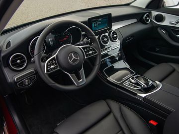 Danh gia so bo xe Mercedes-Benz C 180 2020