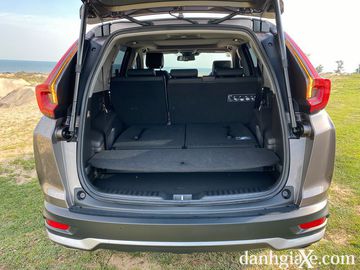 Khi hàng ghế thứ 3 gập lại, dung tích khoang hành lý sẽ được tăng lên 475 lít