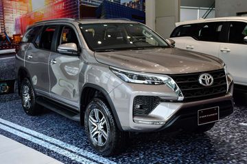 Thiết kế đầu xe Toyota Fortuner 2023 bề thế và nổi bật với hệ lưới tản nhiệt