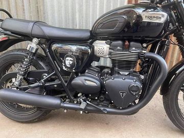 Bonneville T100 sở hữu khối động cơ song song 900cc mang tính biểu tượng
