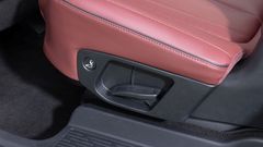 Hàng ghế thứ hai Hyundai Palisade 2024 điều chỉnh cơ 4 hướng