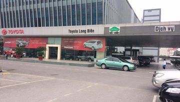Sân đậu xe của Toyota Long Biên