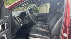 Hàng ghế đầu trên Ford Everest 2022 chỉnh điện 6 hướng