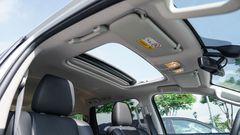 Cửa sổ trời trên Mitsubishi Pajero Sport 2024