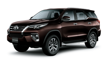 Mặt trước bề thế, nam tính với các chi tiết mạ crom