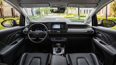 Các đường nét và chi tiết trong không gian nội thất Hyundai Stargazer 2023 bố trí theo từng cụm nên rất gọn gàng, dễ làm quen