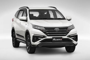 Toyota Rush bổ sung thêm giá nóc xe tiện lợi