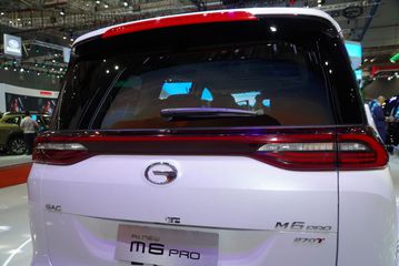 GAC M6 Pro 2025 cũng trang bị đu&ocirc;i gi&oacute; sau&nbsp;mang đến vẻ c&acirc;n đối, h&agrave;i h&ograve;a