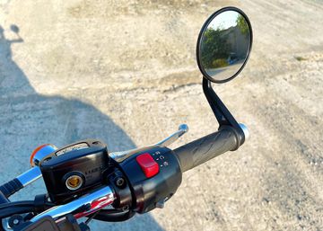 Nút điều chỉnh giúp người lái thao tác dễ dàng