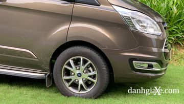 Danh gia so bo xe Ford Tourneo 2019