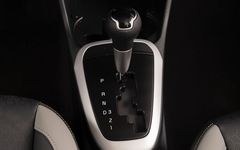 KIA Morning 2021 sử dụng hộp số tự động 4 cấp