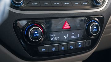 Hệ thống điều hòa trên bản Đặc biệt là loại tự động