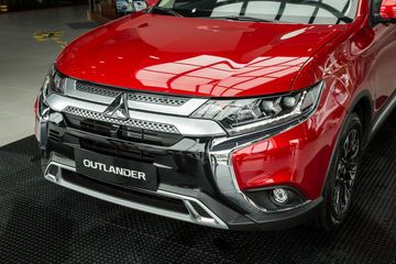 Danh gia so bo xe Mitsubishi Outlander 2021