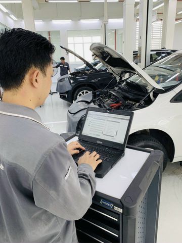 Đội ngũ nhân viên sửa chữa dày dặn kinh nghiệm tại BMW Nguyễn Văn Trỗi