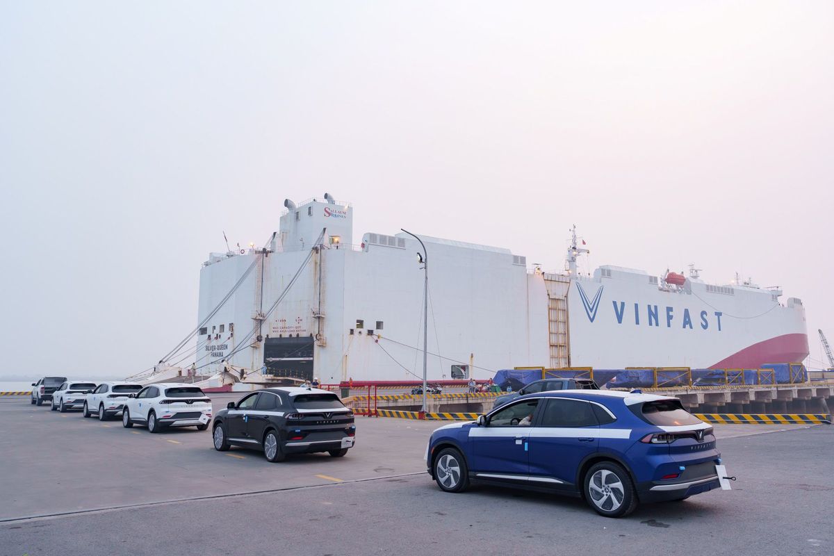 Vinfast xuất khẩu 1.879 xe VF 8 tiếp thep tới Bắc Mỹ