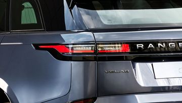 Đèn hậu trên Range Rover Velar 2025 được nâng cấp họa tiết 3D hiện đại