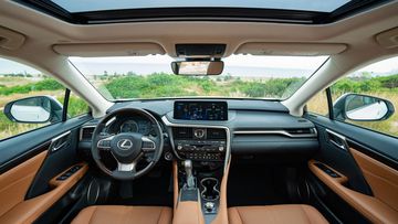 Nội thất sang trọng, tinh tế của RX 450h phiên bản 2020