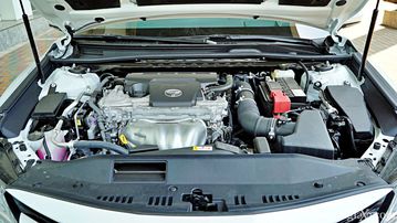 So sánh nhanh Toyota Camry 2020 và VinFast LUX A2.0 2020 36 toyota camry 2020 danhgiaxe 87 011809