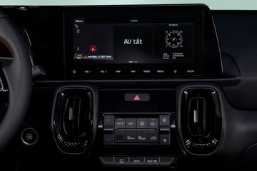 Bảng điều khiển gồm màn hình cảm ứng 8 inch và điều hòa tự động trên Kia Sonet