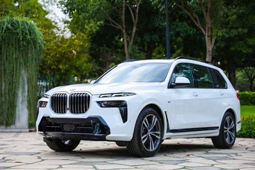 Thiết kế và kích thước mâm trên BMW X7 LCI không thay đổi so với thế hệ tiền nhiệm.