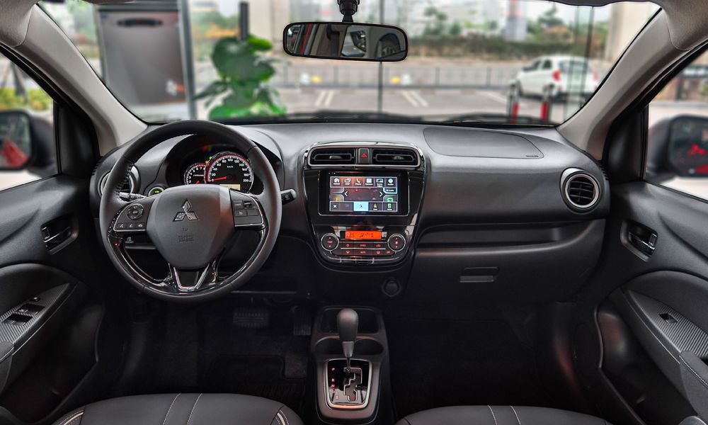 Đánh giá, hình ảnh chi tiết nội thất Mitsubishi Attrage 2023