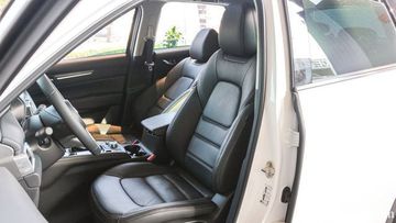 Ghế ngồi bọc da trên các phiên bản của Mazda CX-5 2022