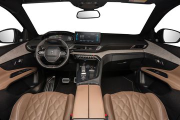 Peugeot 5008 2022 là mẫu xe được đánh giá cao ở khía cạnh nội thất khi sở hữu khoang cabin tập trung vào người lái.