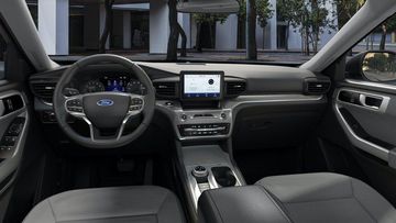 Điểm hạn chế của Ford Explorer 2022 là chỉ được trang bị màn hình cảm ứng 8 inch, chưa phải màn hình thông tin giải trí cỡ lớn 10,1 inch đặt dọc cao cấp nhất tại thị trường Mỹ