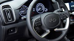 Vô lăng Hyundai Creta 2022 có thiết kế khá giống đàn anh Hyundai Tucson