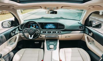  Khoang nội thất Mercedes-Benz GLS 2023 450 4MATIC đã được làm mới hoàn toàn