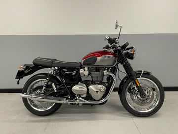 Bonneville T120 màu đỏ bạc