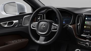 Vô lăng Volvo XC60 2022 thiết kế thể thao 3 chấu tích hợp đầy đủ nút điều khiển