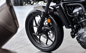 Honda Rebel 1100 2023 được trang bị bộ mâm hợp kim đúc