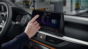 Màn hình cảm ứng 10.25 inch trên Kia Cerato