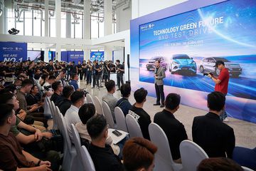 BYD khởi động sự hiện diện ở thị trường Việt bằng sự kiện lái thử “Tuần lễ BYD - Technology Green Future”.