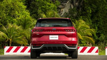 Cản sau Ford Territory 2023 còn thiết kế các cánh khuếch tán không khí
