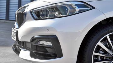 Cụm đèn pha thiết kế sắc nét của Series 1