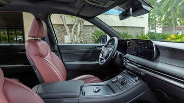 Ghế ngồi Hyundai Palisade 2024 bọc da Nappa màu đỏ trên phiên bản Prestige