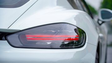 Cụm đèn hậu LED 3D tích hợp 4 đèn pha