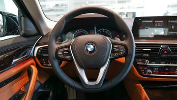Danh gia so bo xe BMW 530i 2019